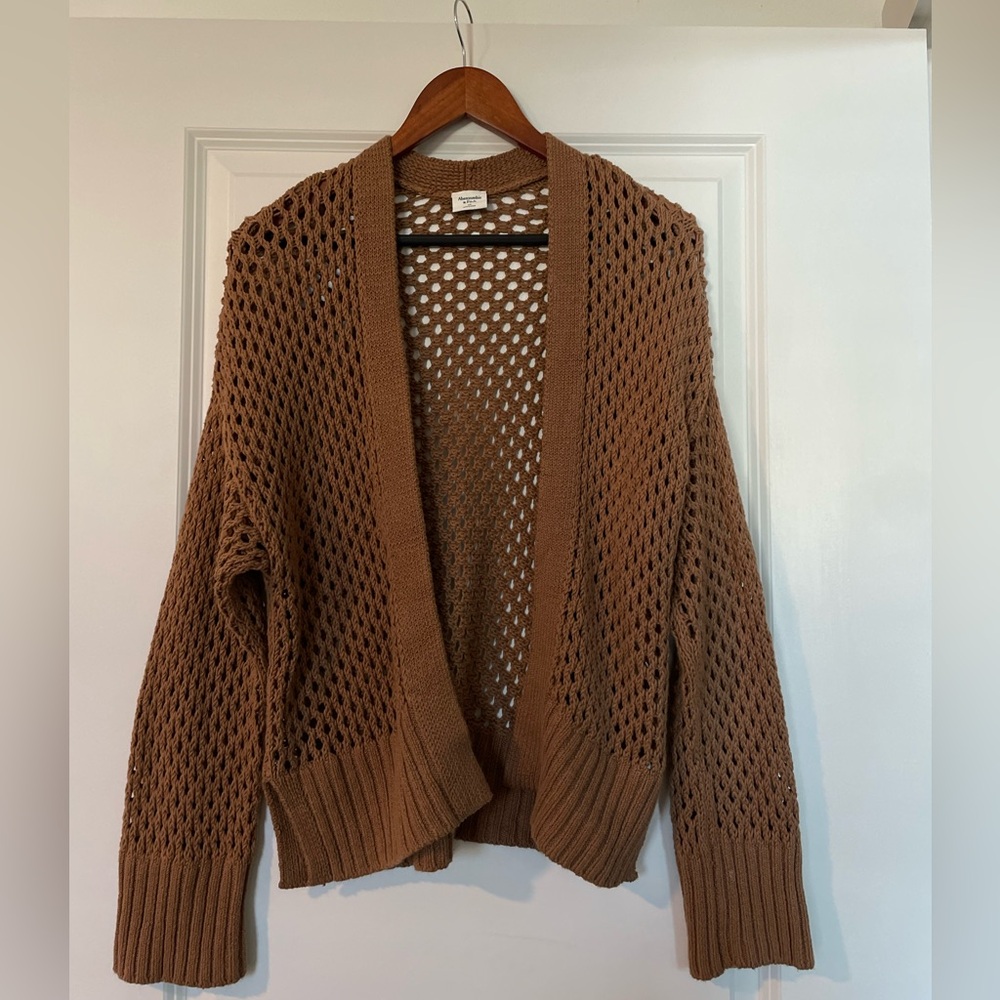 Abercrombie & Fitch Mesh
Stitch Non Closure Knit Cardigan
